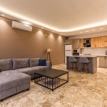 Deniz Manzaralı, Merkeze Yakın, Jakuzili Balayı Villası Villa