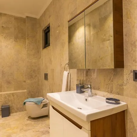 Villa Deniz Manzaralı, Merkeze Yakın, Jakuzili Balayı Villası *