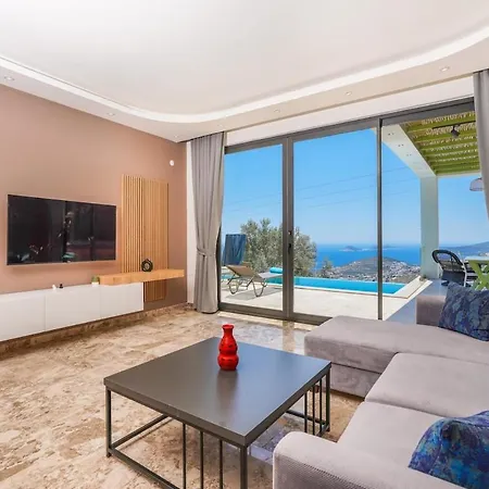 Deniz Manzaralı, Merkeze Yakın, Jakuzili Balayı Villası Villa