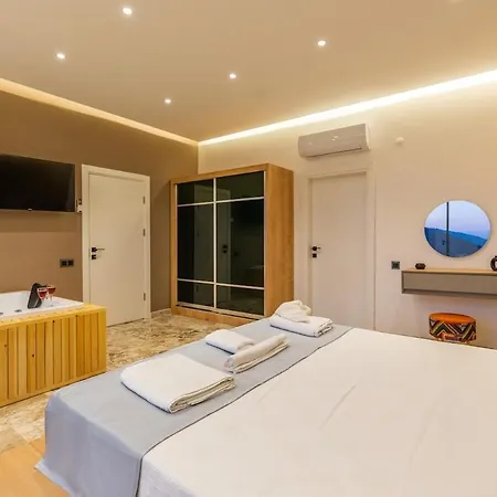 Deniz Manzaralı, Merkeze Yakın, Jakuzili Balayı Villası Kas