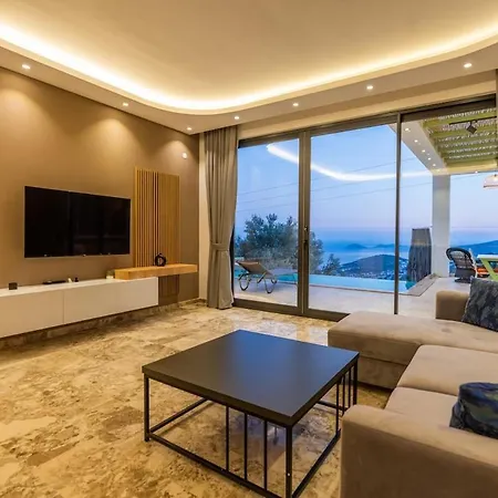 Deniz Manzaralı, Merkeze Yakın, Jakuzili Balayı Villası Villa *