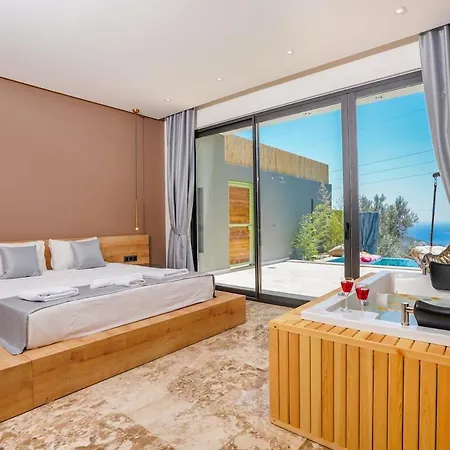 Deniz Manzaralı, Merkeze Yakın, Jakuzili Balayı Villası Villa Kas